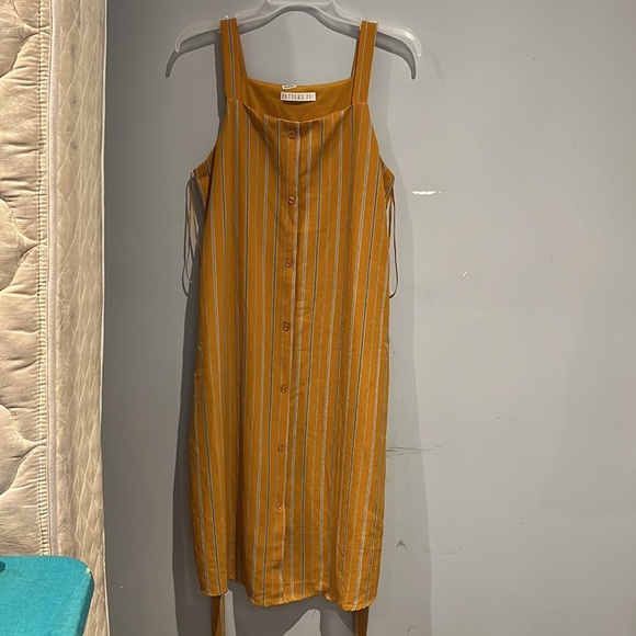 Potter’s pot yellow midi dress. US 8. - Picture 4 of 8